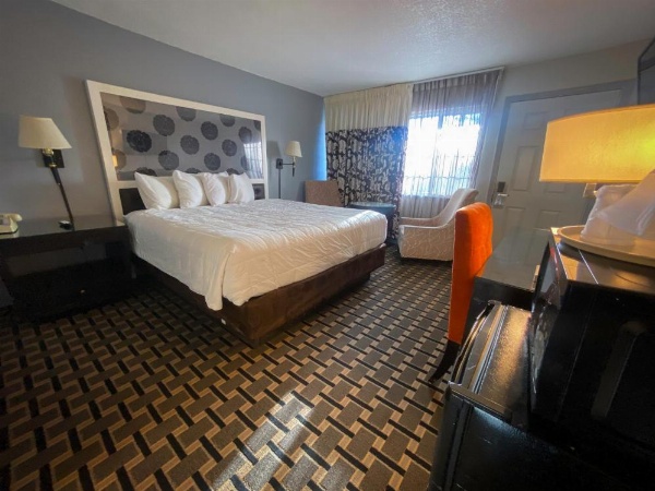 Budget INN At The Heavenly Gondola image 12