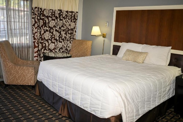 Budget INN At The Heavenly Gondola image 15