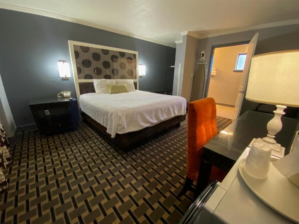 Budget INN At The Heavenly Gondola image 19