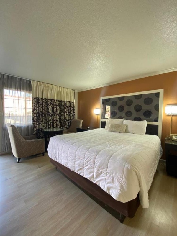 Budget INN At The Heavenly Gondola image 21